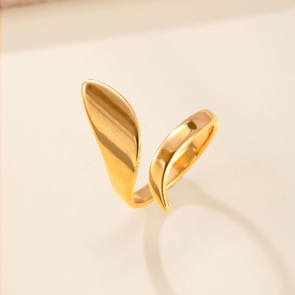 Anillo abierto irregular trenzado de hoja de acero de titanio anillo abierto irregular trenzado de hoja de acero de titanio de moda para mujer, accesorios de joyería de acero inoxidable con patrón geométrico de moda.